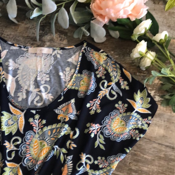 Loft CapSleeve Shirttail Shell - Picture 2 of 4